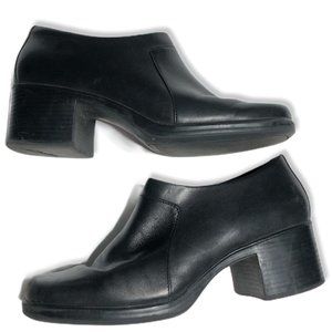 Clarks Black Leather Block Heel-Sz 8